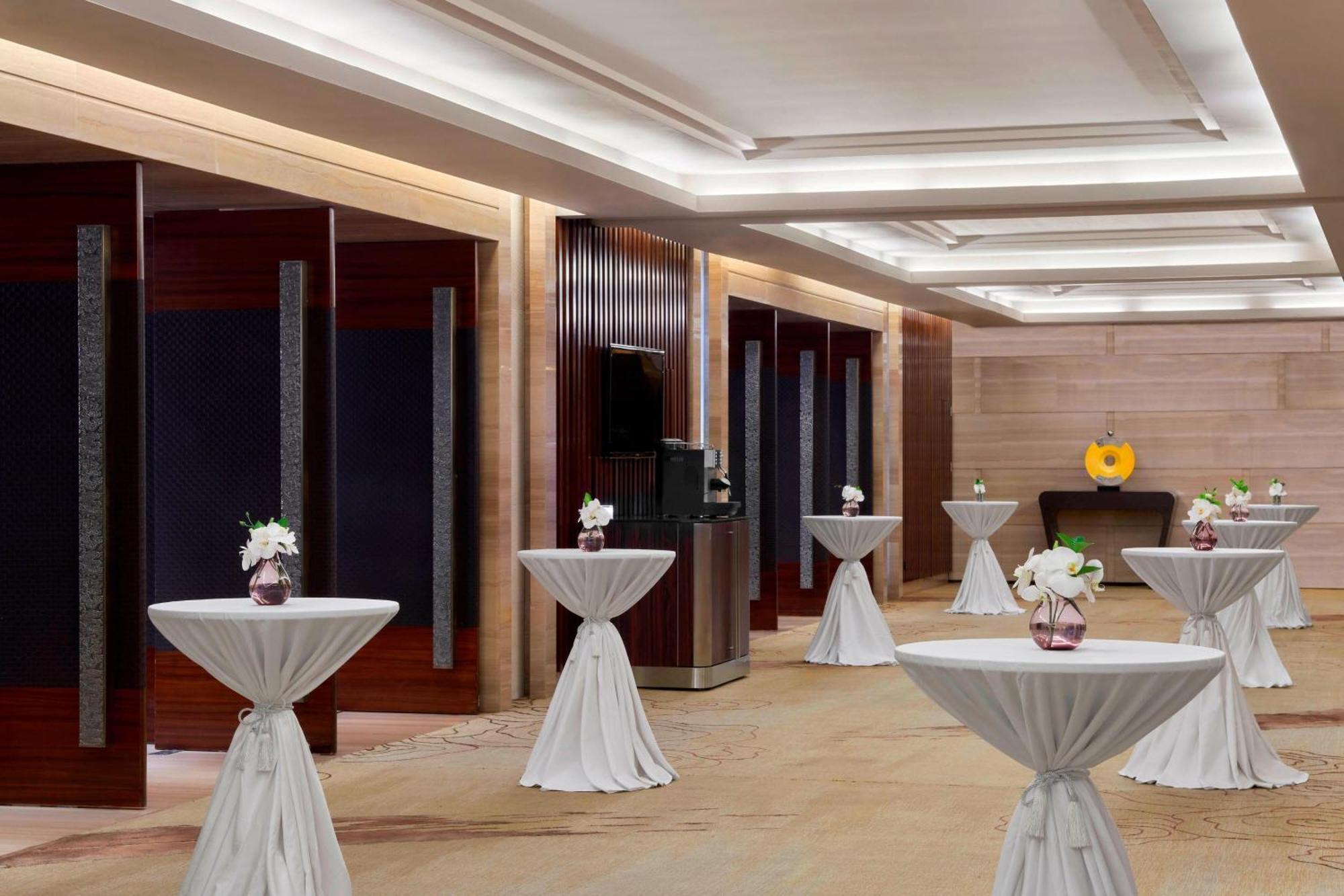 โรงแรม เดอะ เวสทิน ผาโจว 5*